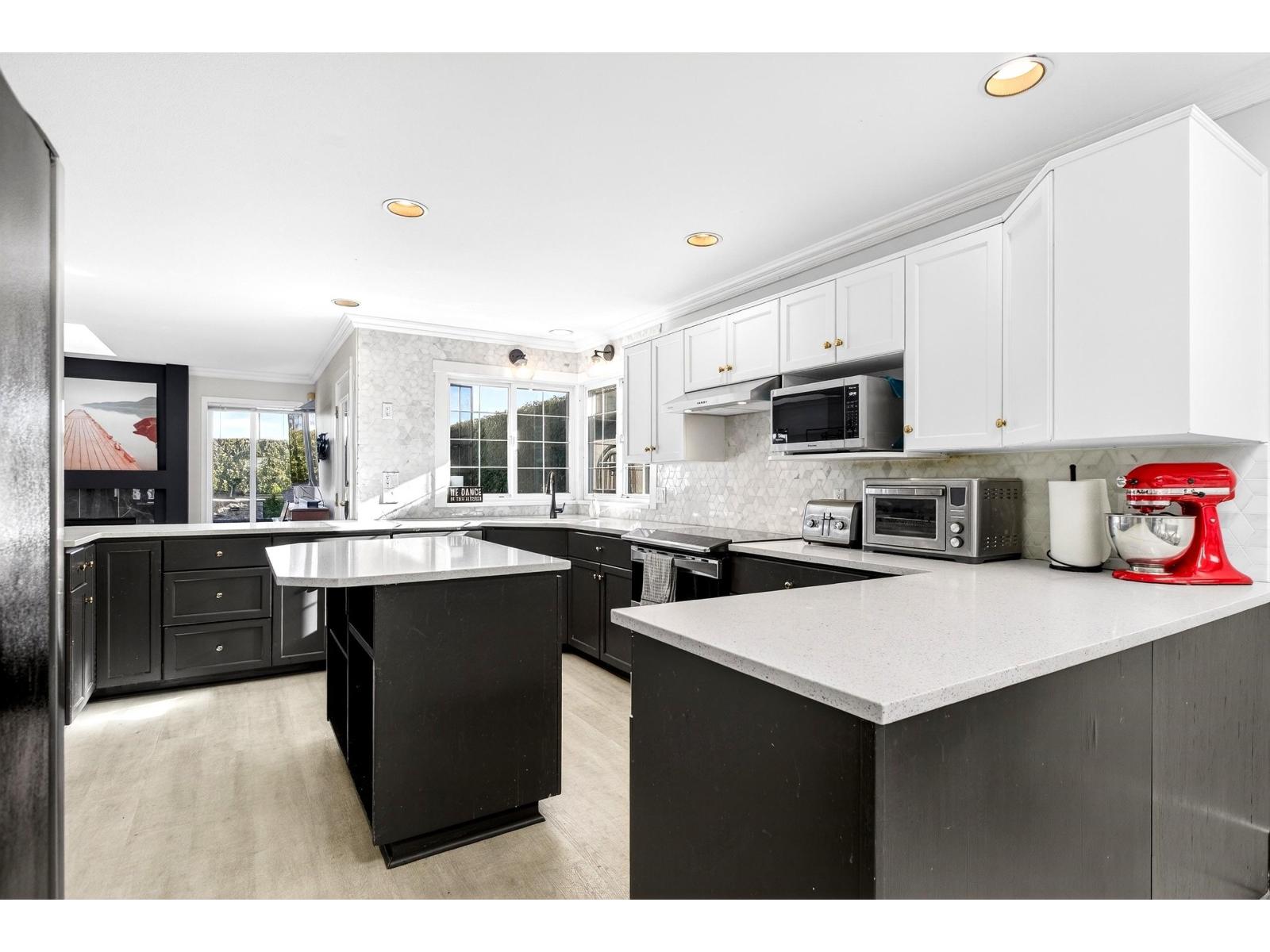 1065 King George Boulevard, Surrey, British Columbia  V4A 9S7 - Photo 12 - R3091272