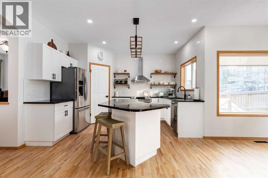 13 Bow Ridge Link, Cochrane, Alberta  T4C 1V7 - Photo 3 - A2276047