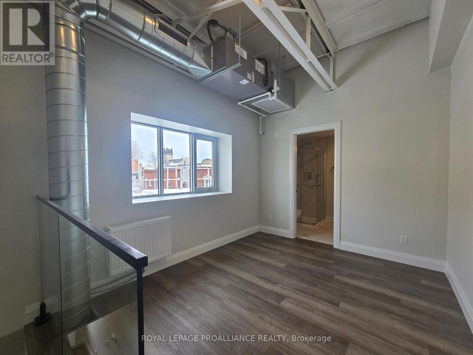 201 - 241 Front Street, Belleville (Belleville Ward), Ontario  K8N 2Z6 - Photo 7 - X12802030