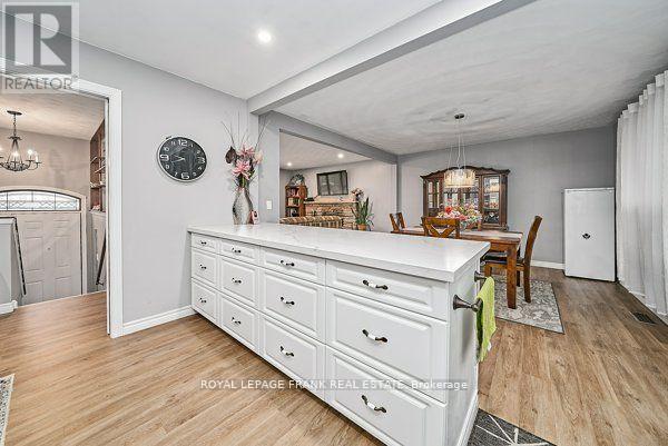 45 Beechwood Drive, Peterborough (Monaghan Ward 2), Ontario  K9J 1M2 - Photo 9 - X12802270