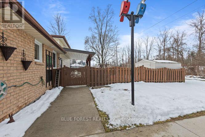 190 Elizabeth Street, Southwest Middlesex, Ontario  N0L 1M0 - Photo 28 - X12801998