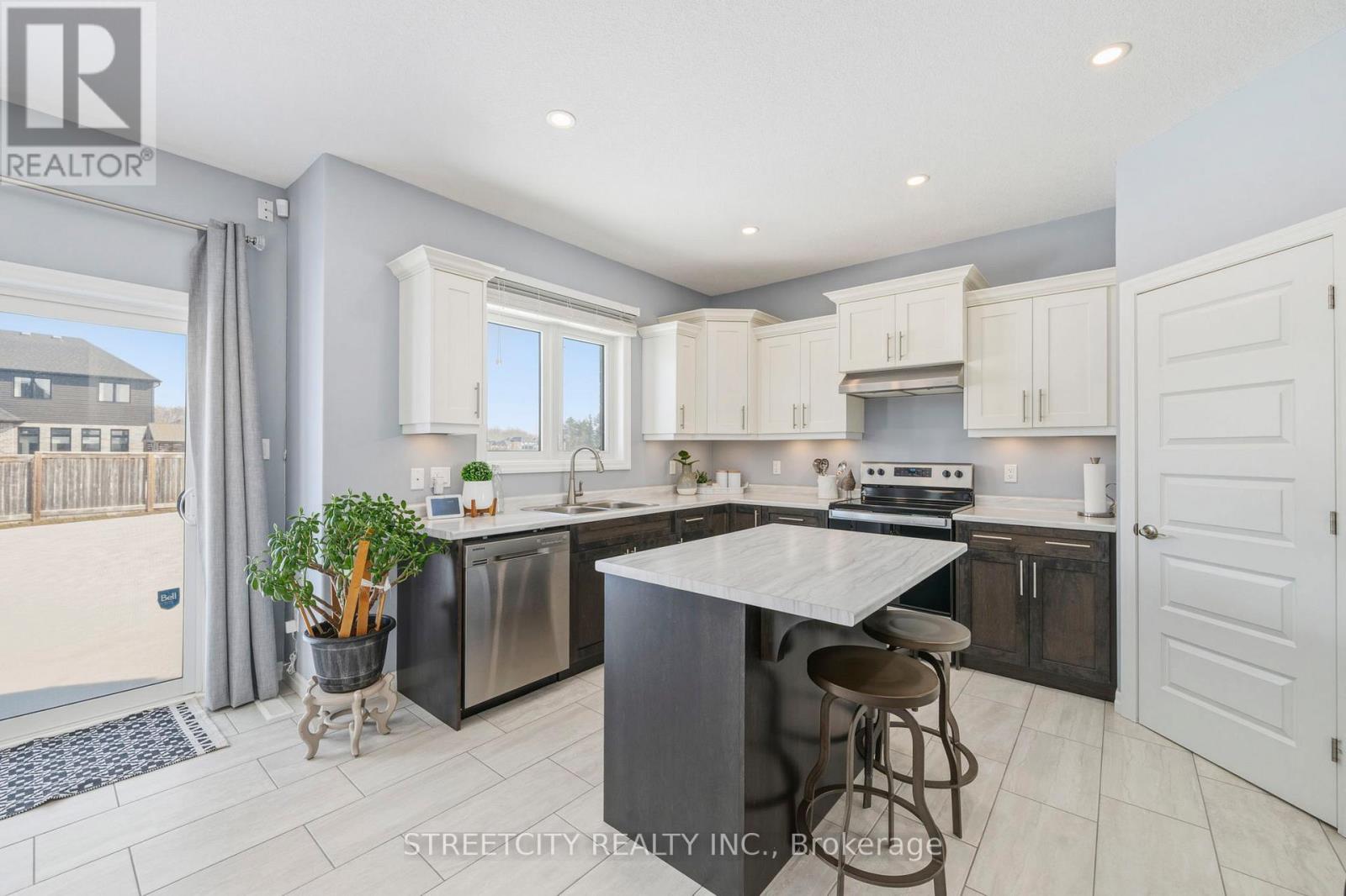 102 Timberwalk Trail, Middlesex Centre, Ontario  N0M 2A0 - Photo 16 - X12802116