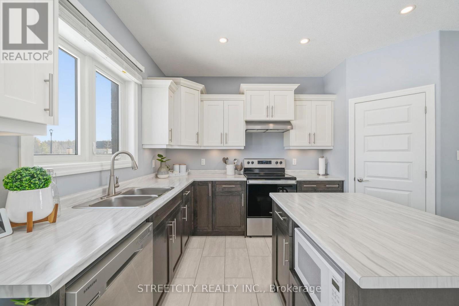 102 Timberwalk Trail, Middlesex Centre, Ontario  N0M 2A0 - Photo 17 - X12802116