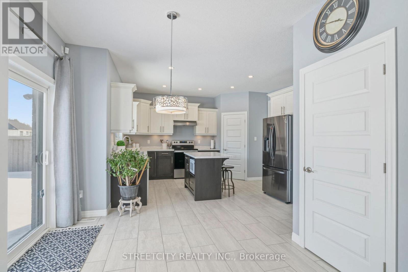 102 Timberwalk Trail, Middlesex Centre, Ontario  N0M 2A0 - Photo 18 - X12802116