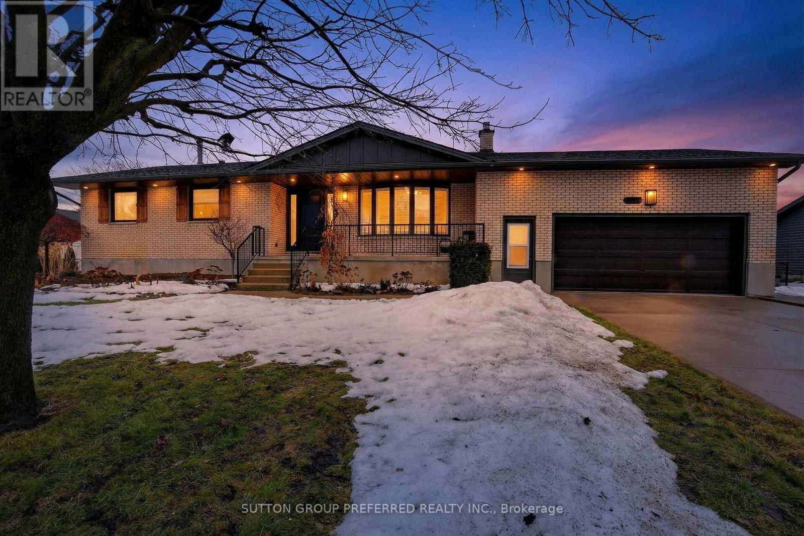 22270 Adelaide Road, Strathroy-Caradoc, Ontario  N0L 1W0 - Photo 2 - X12802142