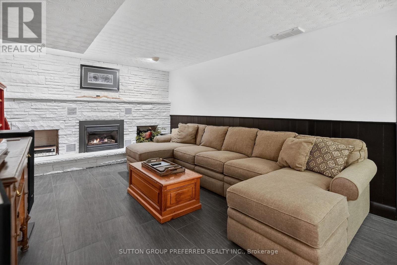 22270 Adelaide Road, Strathroy-Caradoc, Ontario  N0L 1W0 - Photo 32 - X12802142