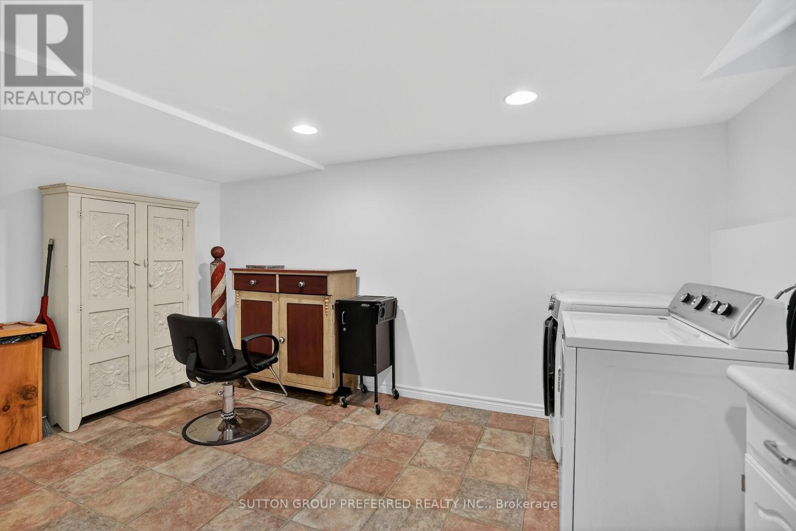 22270 Adelaide Road, Strathroy-Caradoc, Ontario  N0L 1W0 - Photo 37 - X12802142