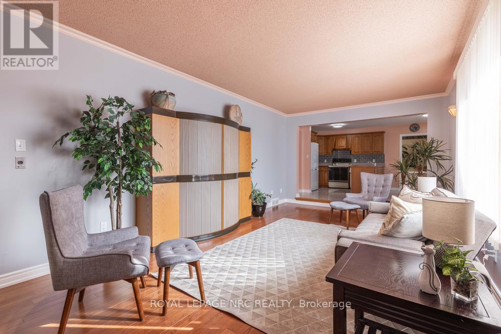 83 First Street Louth, St. Catharines, Ontario  L2S 2T7 - Photo 18 - X12801886