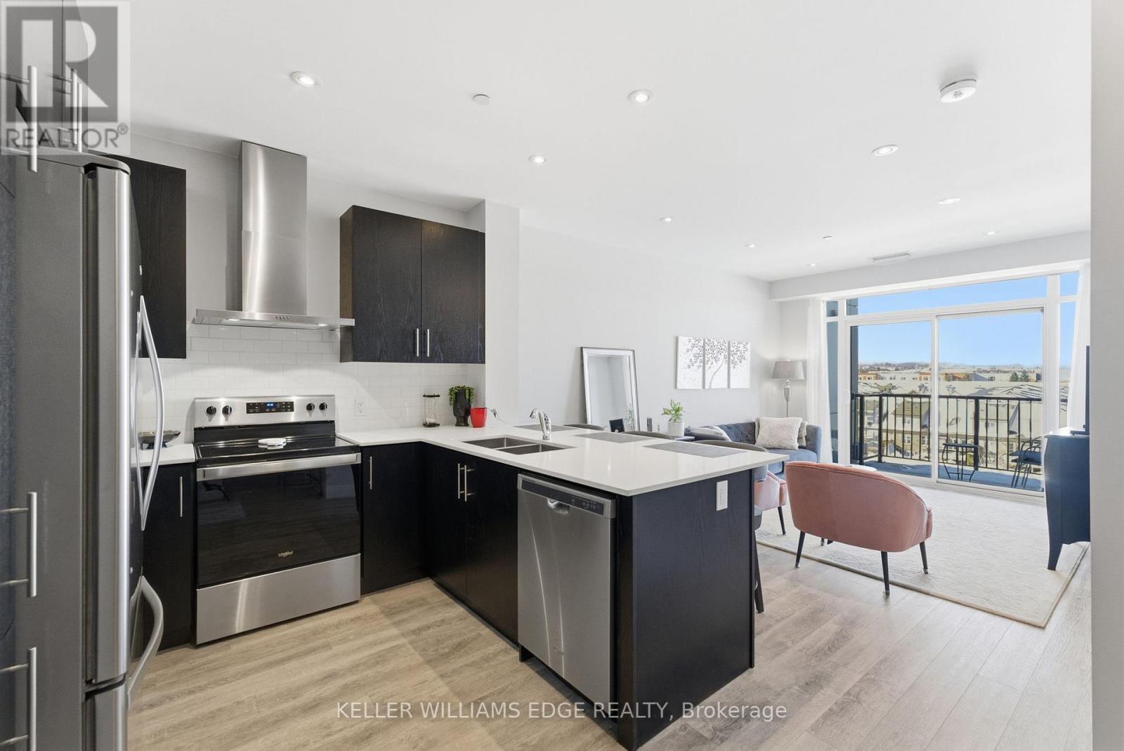 425 - 1 Redfern Avenue, Hamilton, Ontario  L9C 0E6 - Photo 5 - X12801936