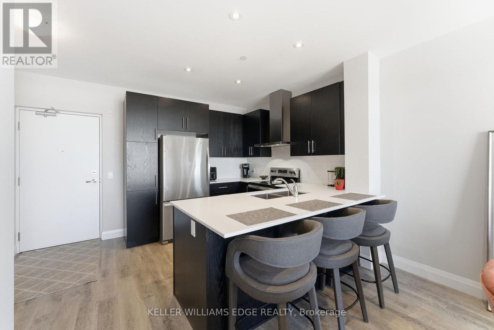 425 - 1 Redfern Avenue, Hamilton, Ontario  L9C 0E6 - Photo 9 - X12801936