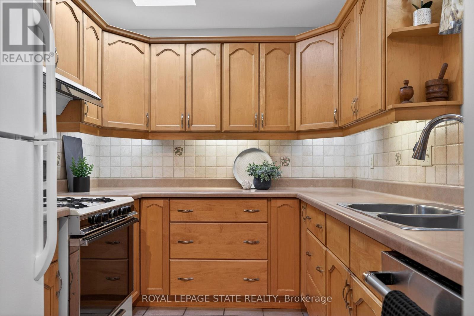 624 Seventh Avenue, Hamilton, Ontario  L8V 1Y8 - Photo 11 - X12801948