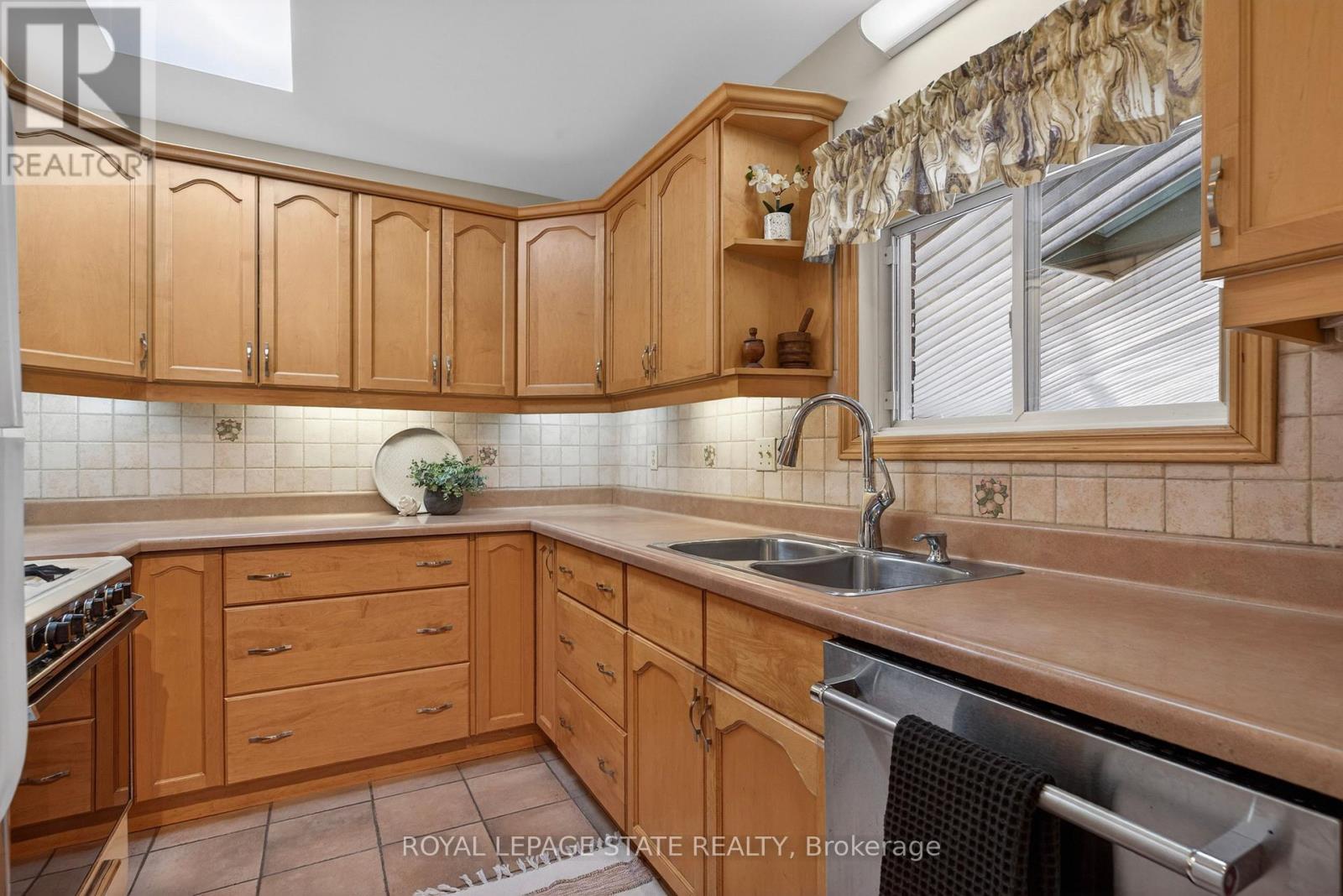 624 Seventh Avenue, Hamilton, Ontario  L8V 1Y8 - Photo 13 - X12801948