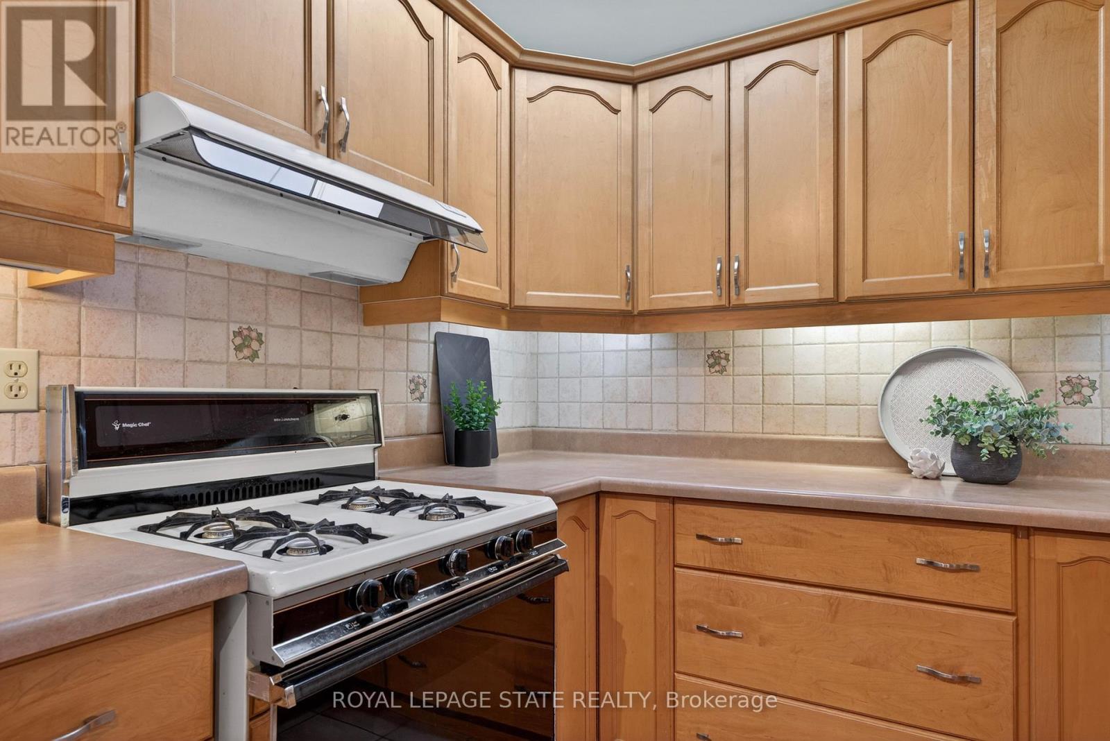 624 Seventh Avenue, Hamilton, Ontario  L8V 1Y8 - Photo 15 - X12801948