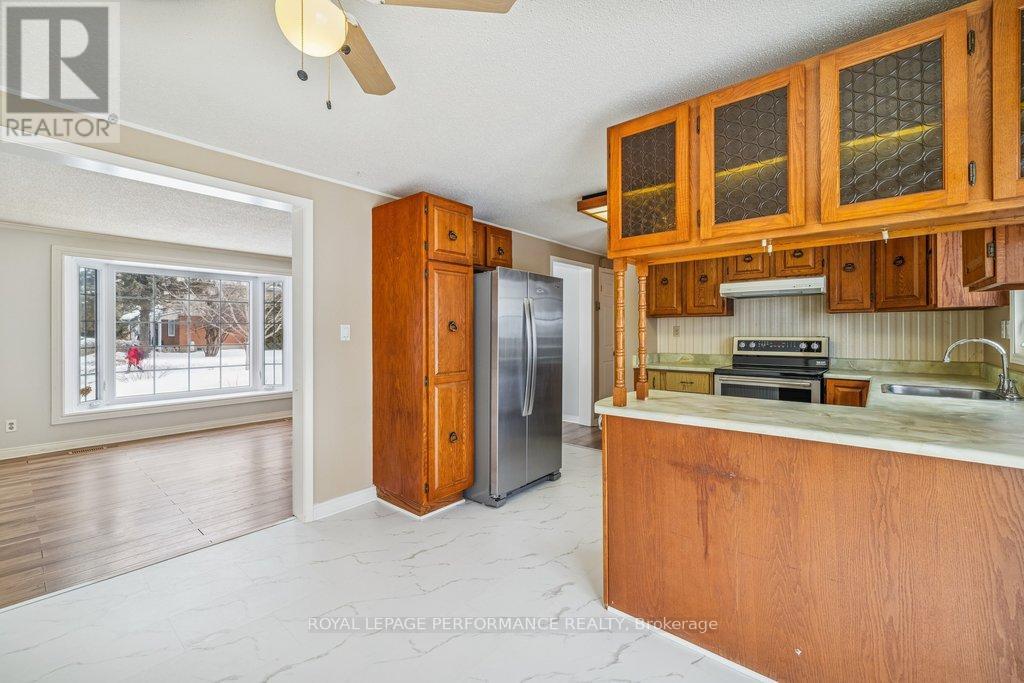 348 Amiens Street, Ottawa, Ontario  K1E 1N9 - Photo 10 - X12802124