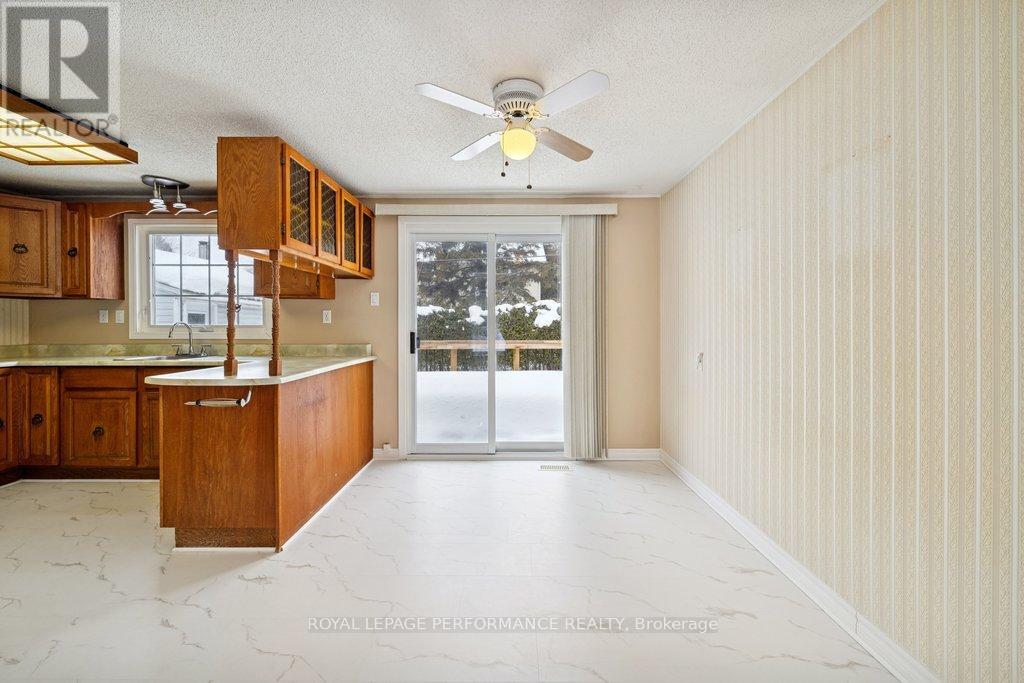 348 Amiens Street, Ottawa, Ontario  K1E 1N9 - Photo 11 - X12802124