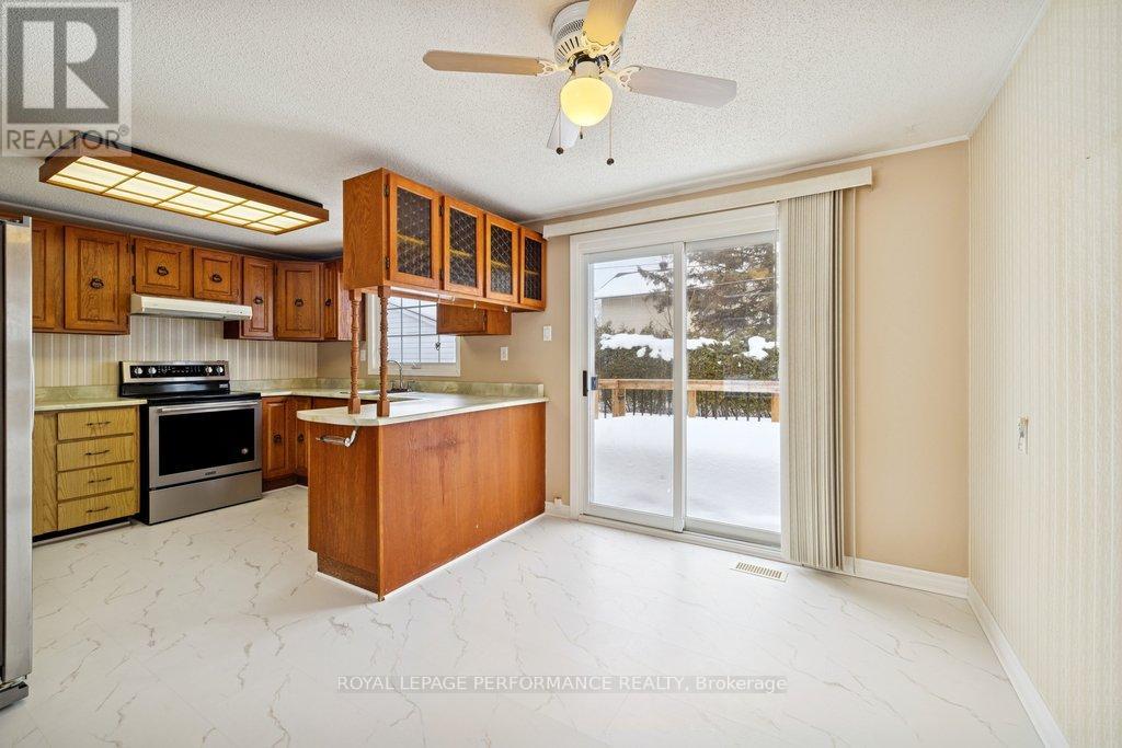 348 Amiens Street, Ottawa, Ontario  K1E 1N9 - Photo 12 - X12802124