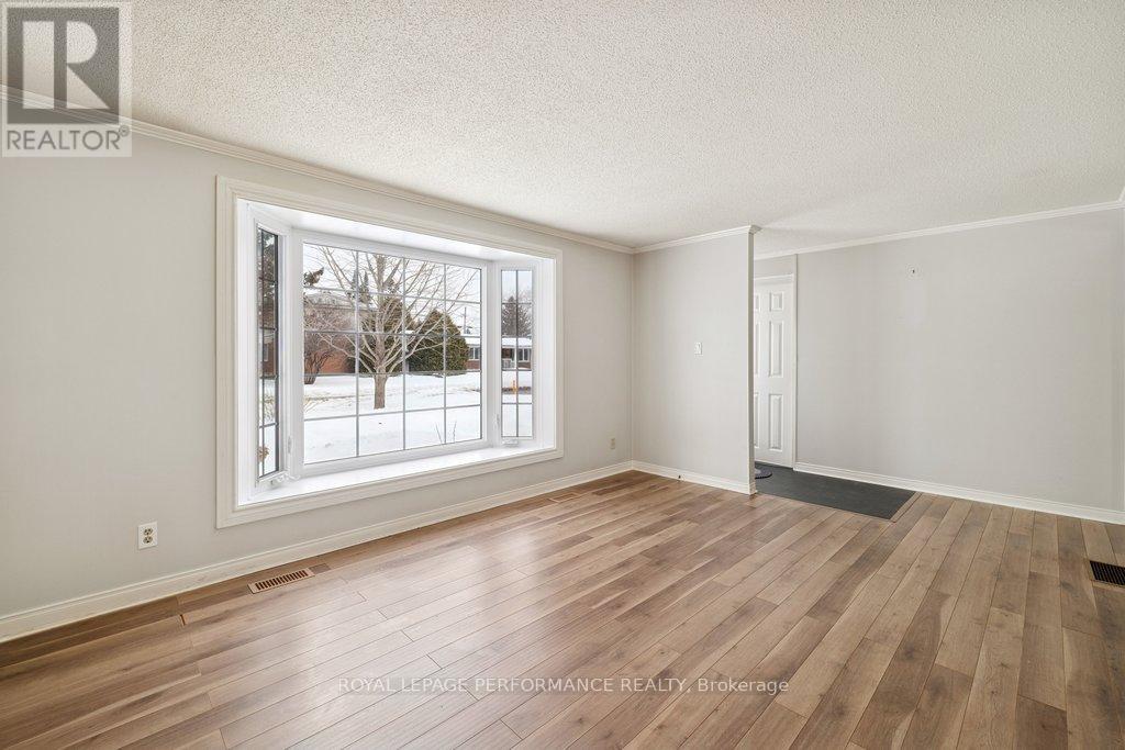 348 Amiens Street, Ottawa, Ontario  K1E 1N9 - Photo 6 - X12802124