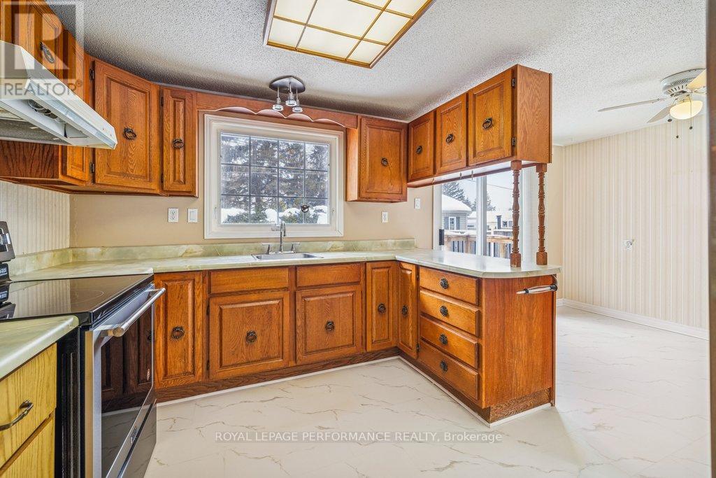 348 Amiens Street, Ottawa, Ontario  K1E 1N9 - Photo 7 - X12802124