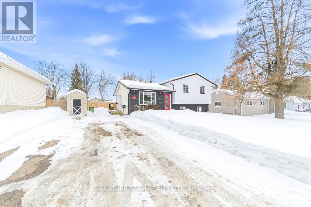 12 RUSSELL STREET, petawawa, Ontario