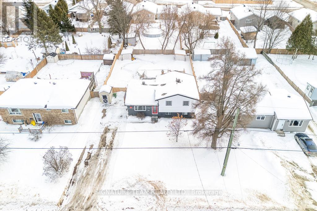 12 Russell Street, Petawawa, Ontario  K8H 1T9 - Photo 12 - X12802248