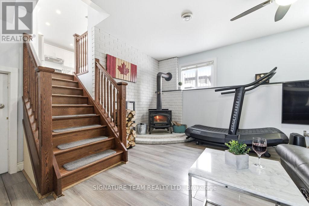 12 Russell Street, Petawawa, Ontario  K8H 1T9 - Photo 34 - X12802248