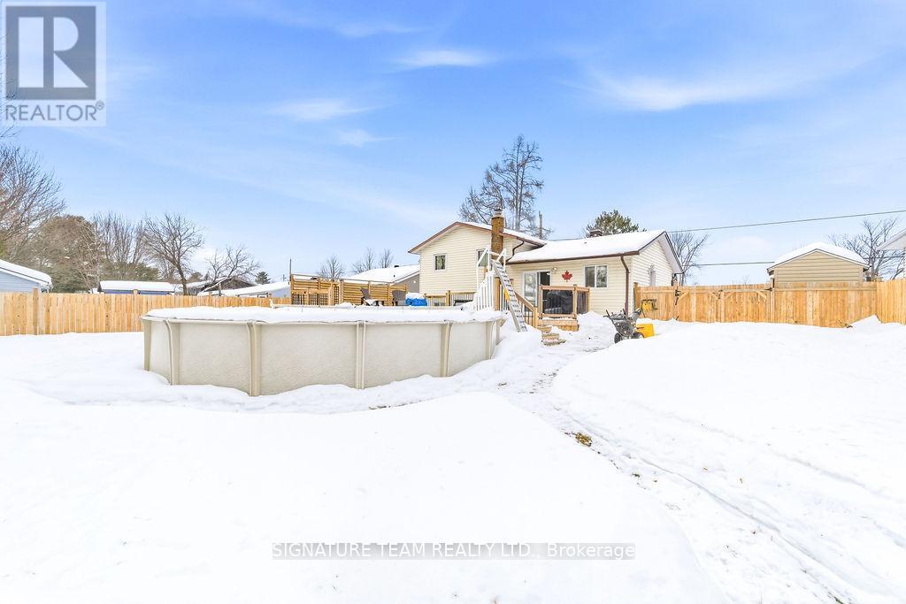 12 Russell Street, Petawawa, Ontario  K8H 1T9 - Photo 7 - X12802248