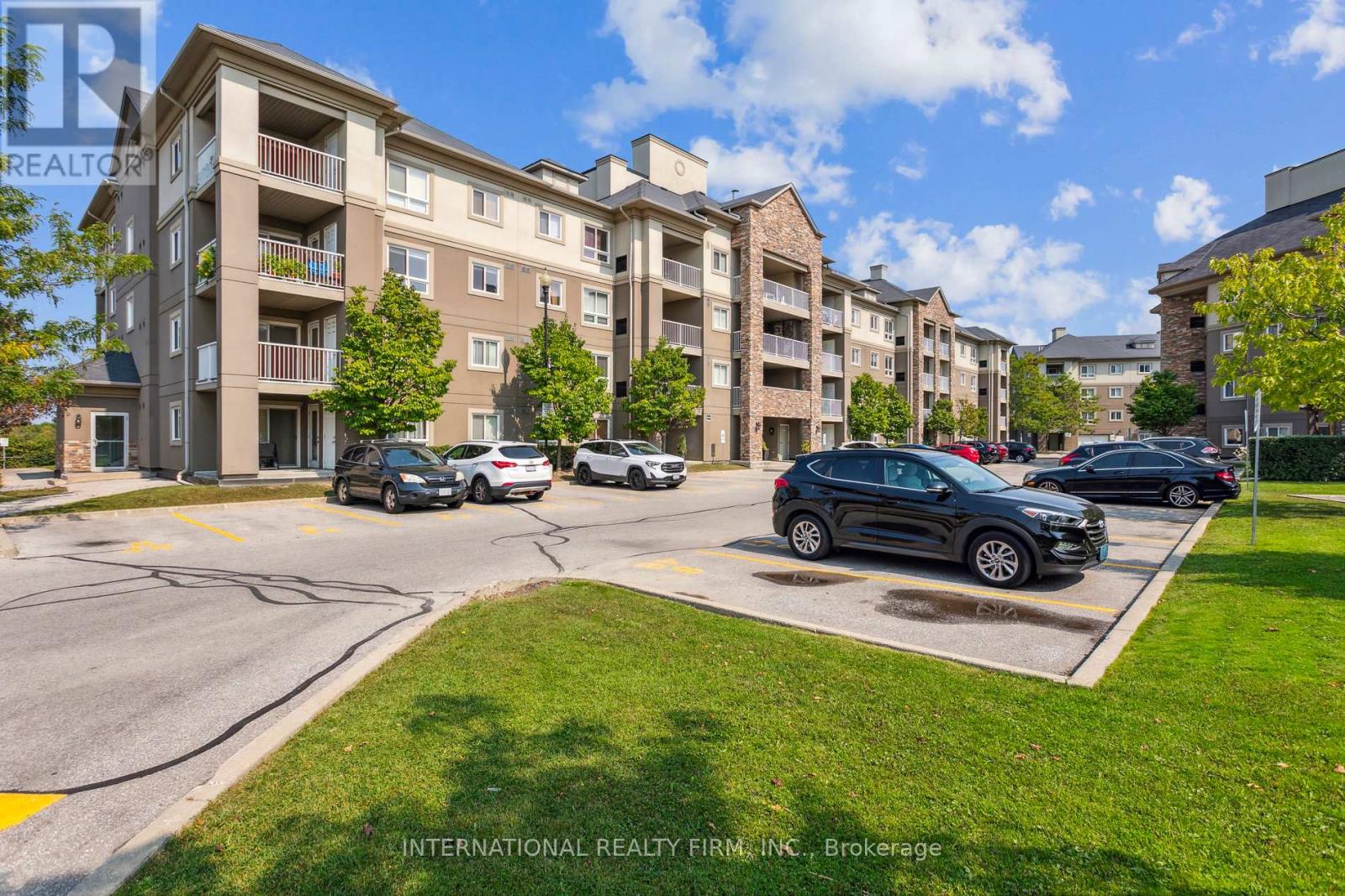 2113 - 6 Dayspring Circle, Brampton, Ontario  L6P 2Z6 - Photo 2 - W12700966
