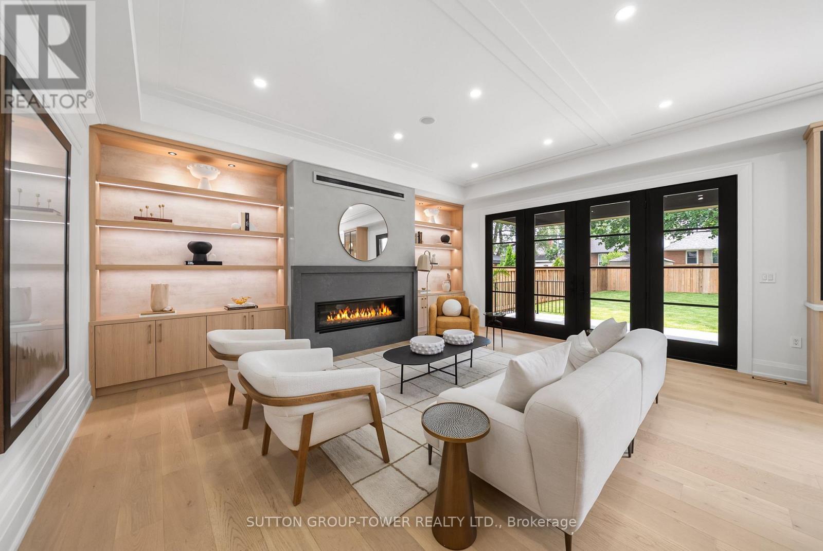 121 Edgecroft Road, Toronto, Ontario  M8Z 2C2 - Photo 10 - W12801170