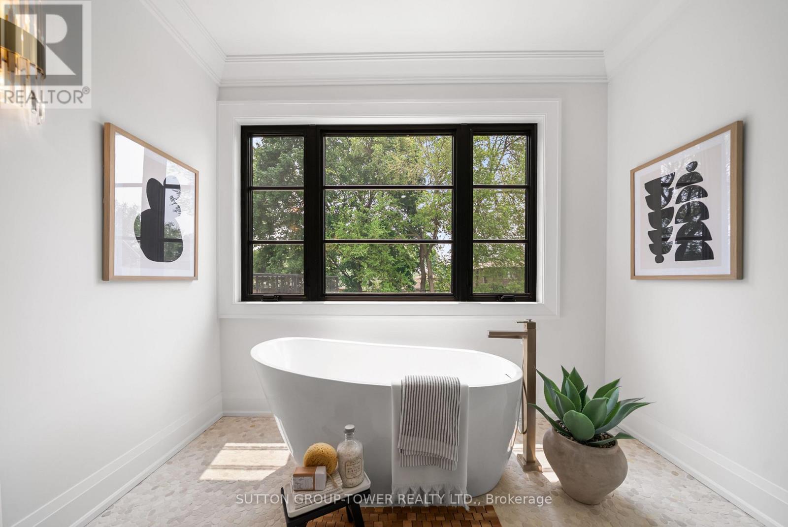 121 Edgecroft Road, Toronto, Ontario  M8Z 2C2 - Photo 34 - W12801170