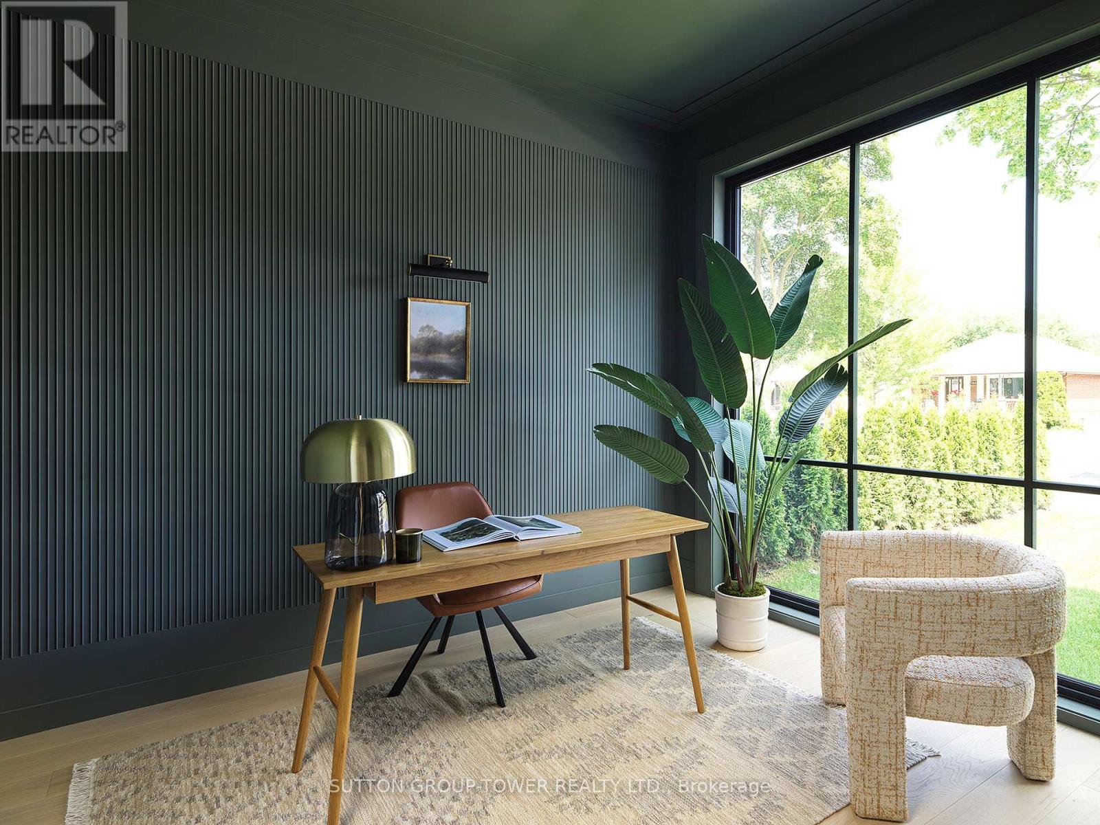 121 Edgecroft Road, Toronto, Ontario  M8Z 2C2 - Photo 3 - W12801170