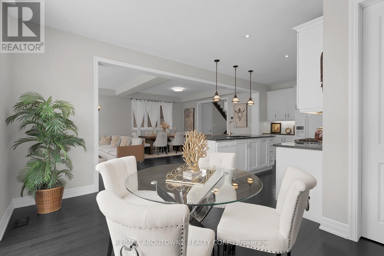 282 Bethpage Drive, Oakville, Ontario  L6M 5K9 - Photo 7 - W12801802