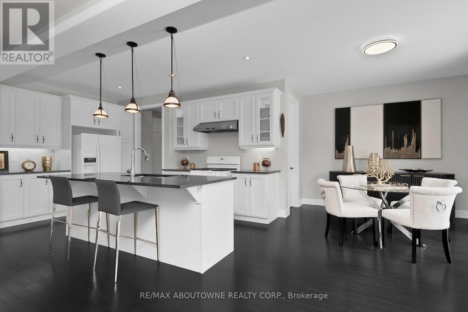 282 Bethpage Drive, Oakville, Ontario  L6M 5K9 - Photo 4 - W12801802