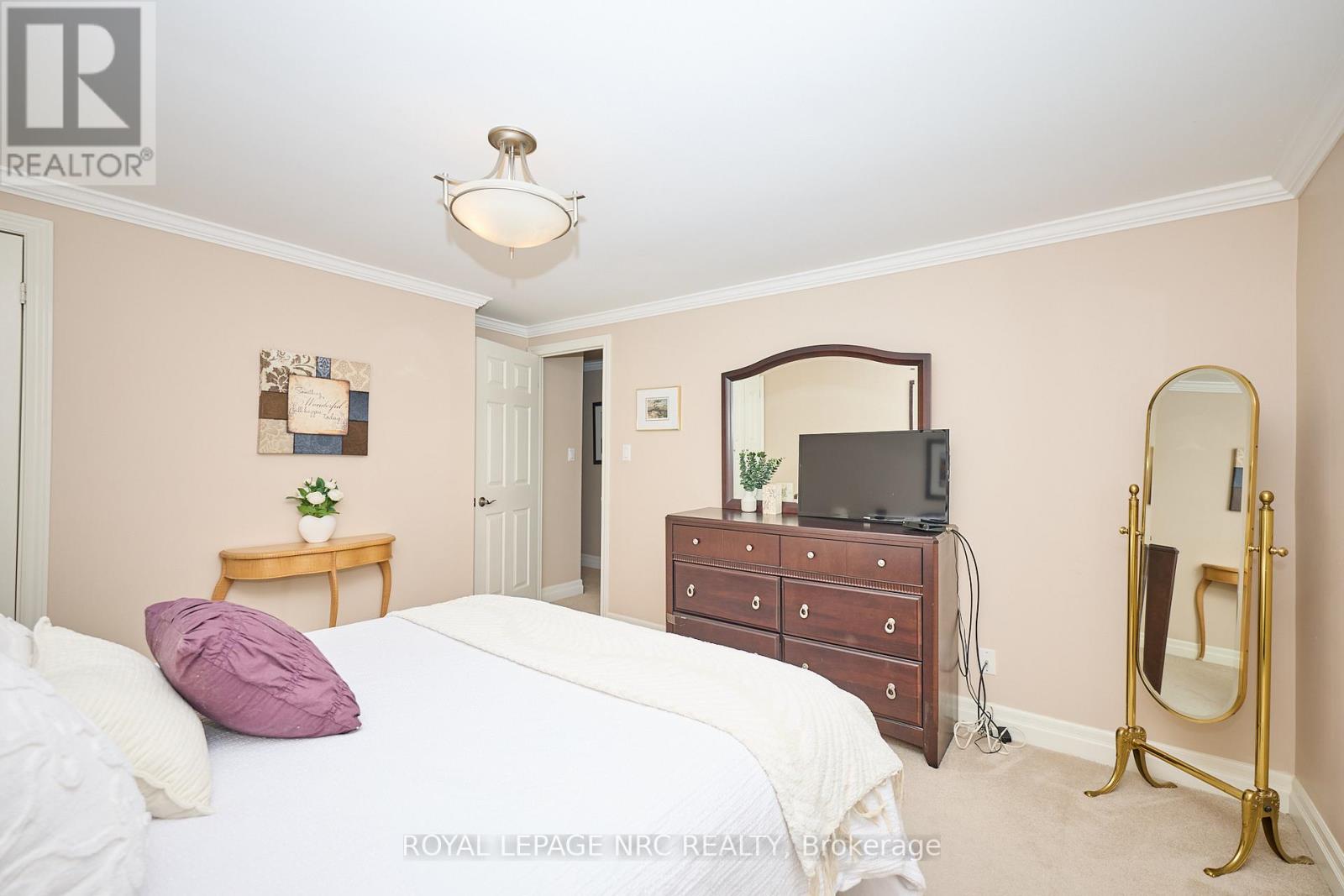 29 Westgate Park Drive, St. Catharines, Ontario  L2N 5W8 - Photo 12 - X12802038