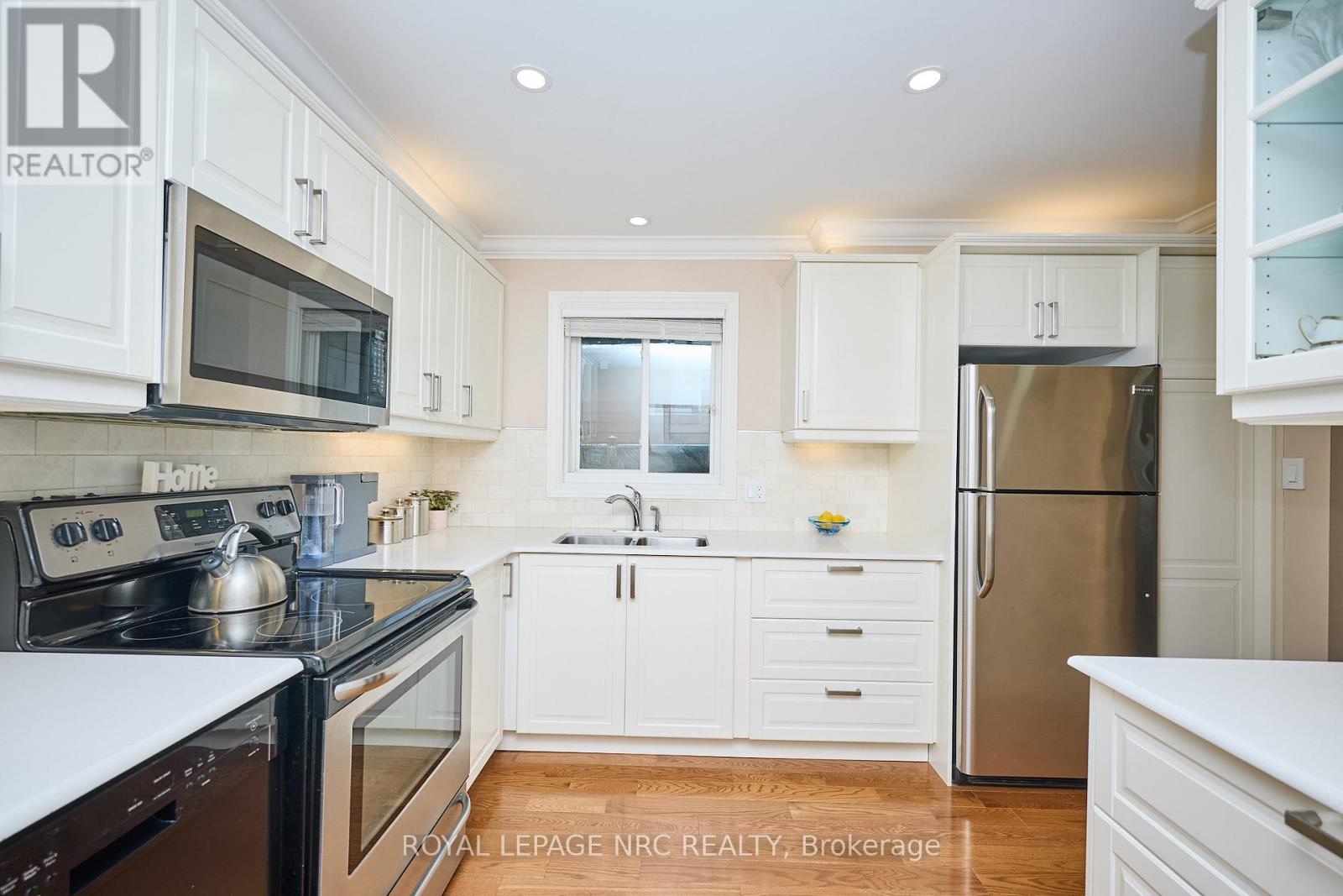 29 Westgate Park Drive, St. Catharines, Ontario  L2N 5W8 - Photo 8 - X12802038