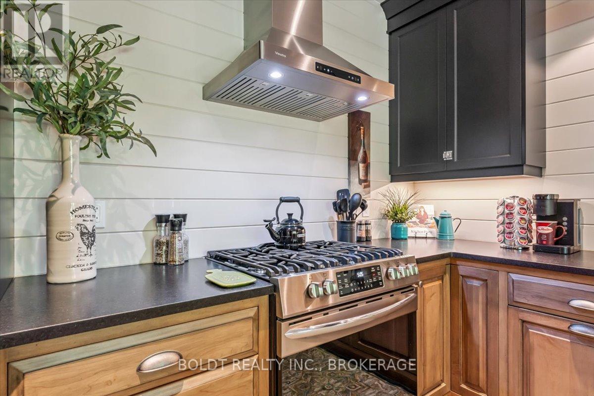 36 Philmori Boulevard, Pelham (Fonthill), Ontario  L0S 1E5 - Photo 36 - X12802040