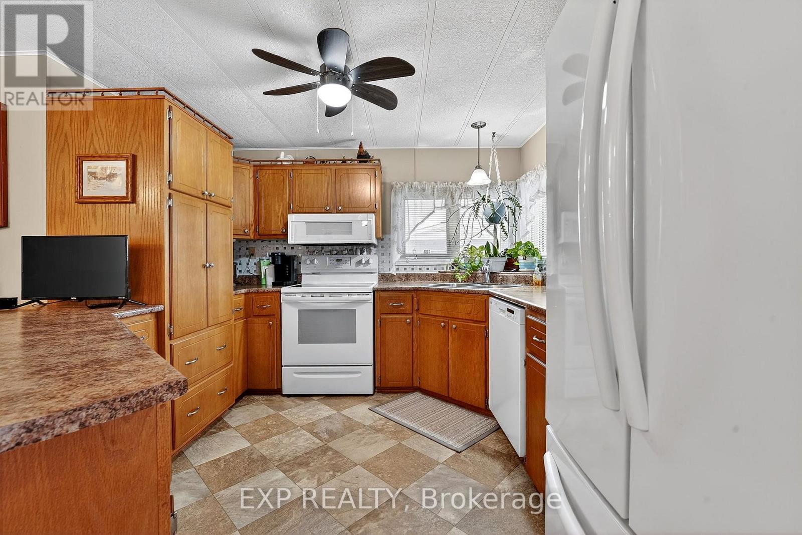 308 - 3033 Townline Road, Fort Erie (Black Creek), Ontario  L0S 1S0 - Photo 13 - X12802080