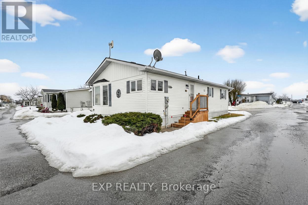 308 - 3033 Townline Road, Fort Erie (Black Creek), Ontario  L0S 1S0 - Photo 2 - X12802080