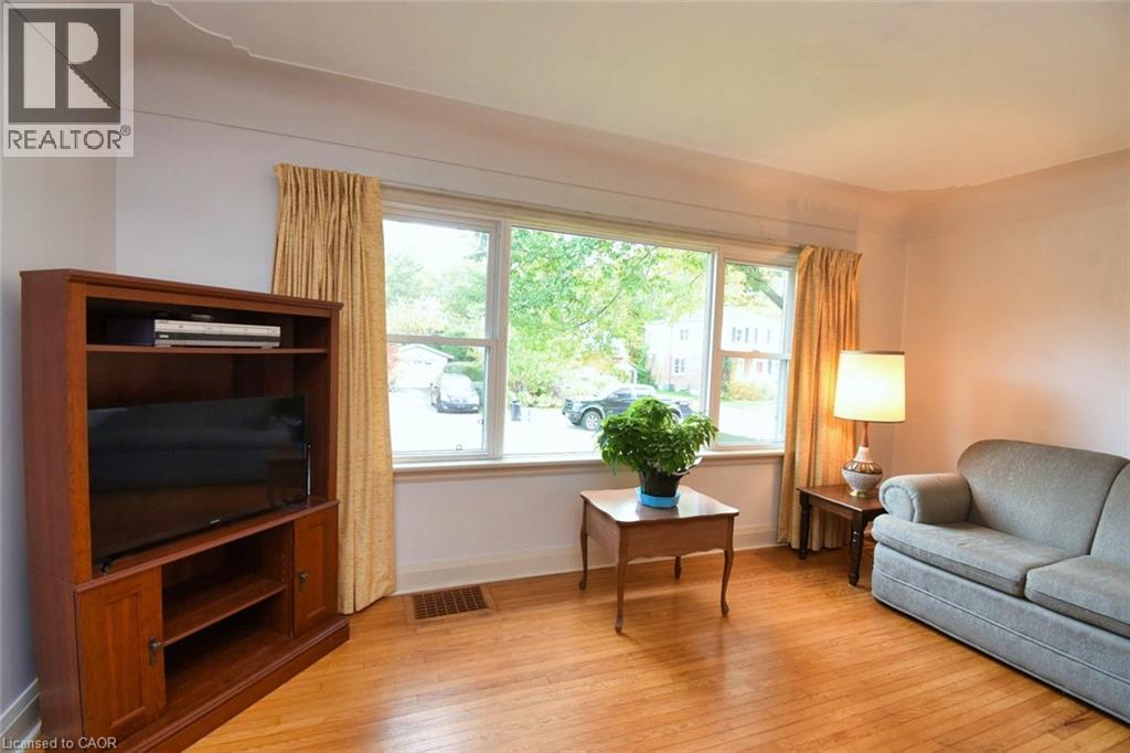 17 Concord Avenue, Dundas, Ontario  L9H 1R5 - Photo 5 - 40806192