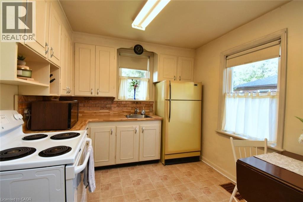 17 Concord Avenue, Dundas, Ontario  L9H 1R5 - Photo 8 - 40806192