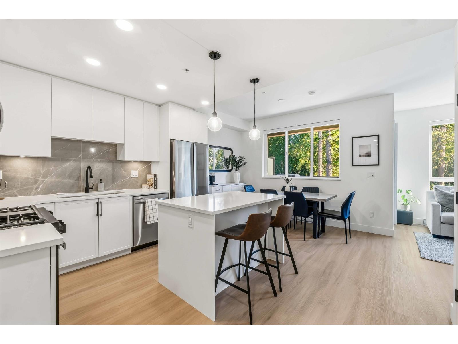 409 3528 146A STREET, Surrey, British Columbia