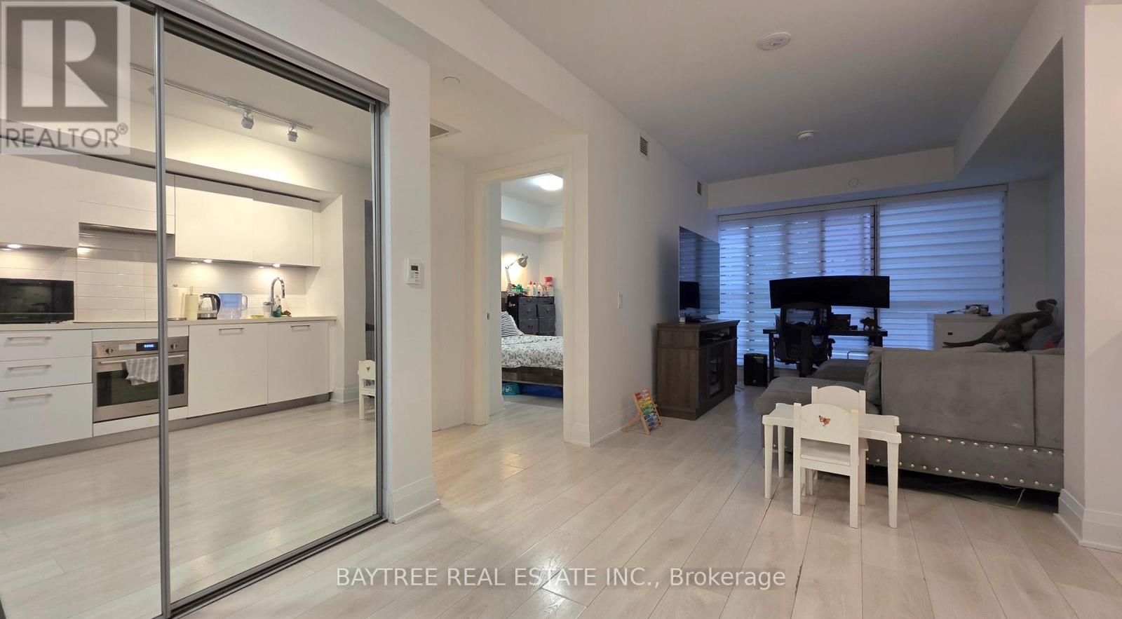 402 - 33 Frederick Todd Way, Toronto (Thorncliffe Park), Ontario  M4G 0C9 - Photo 10 - C12802082