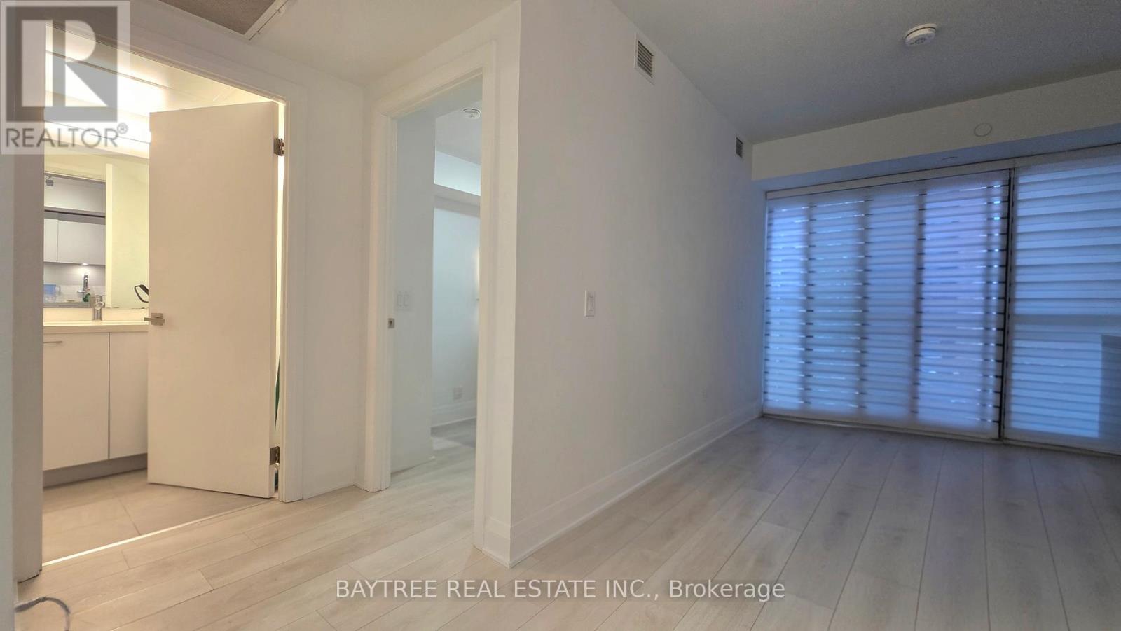 402 - 33 Frederick Todd Way, Toronto (Thorncliffe Park), Ontario  M4G 0C9 - Photo 13 - C12802082