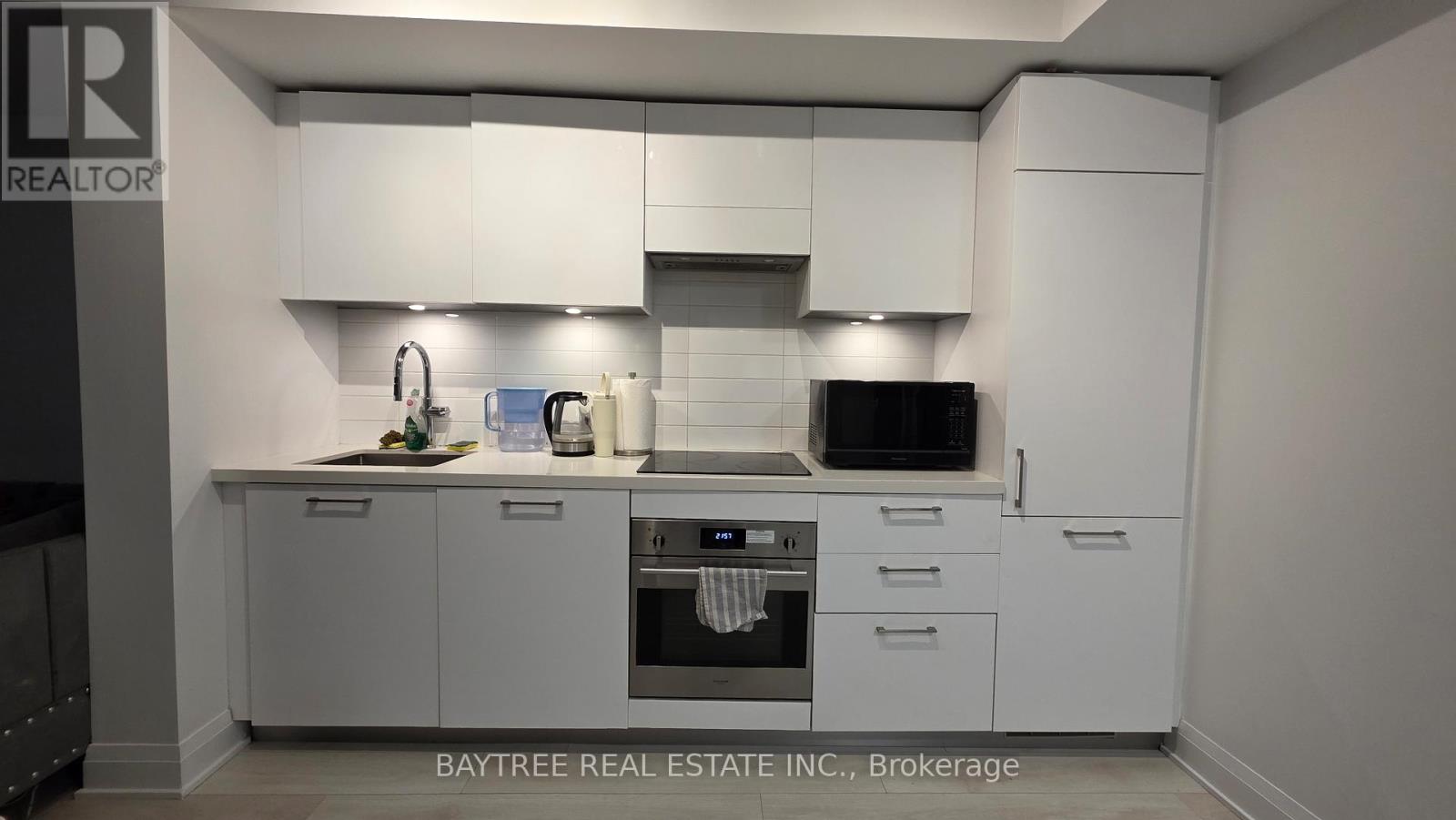 402 - 33 Frederick Todd Way, Toronto (Thorncliffe Park), Ontario  M4G 0C9 - Photo 3 - C12802082