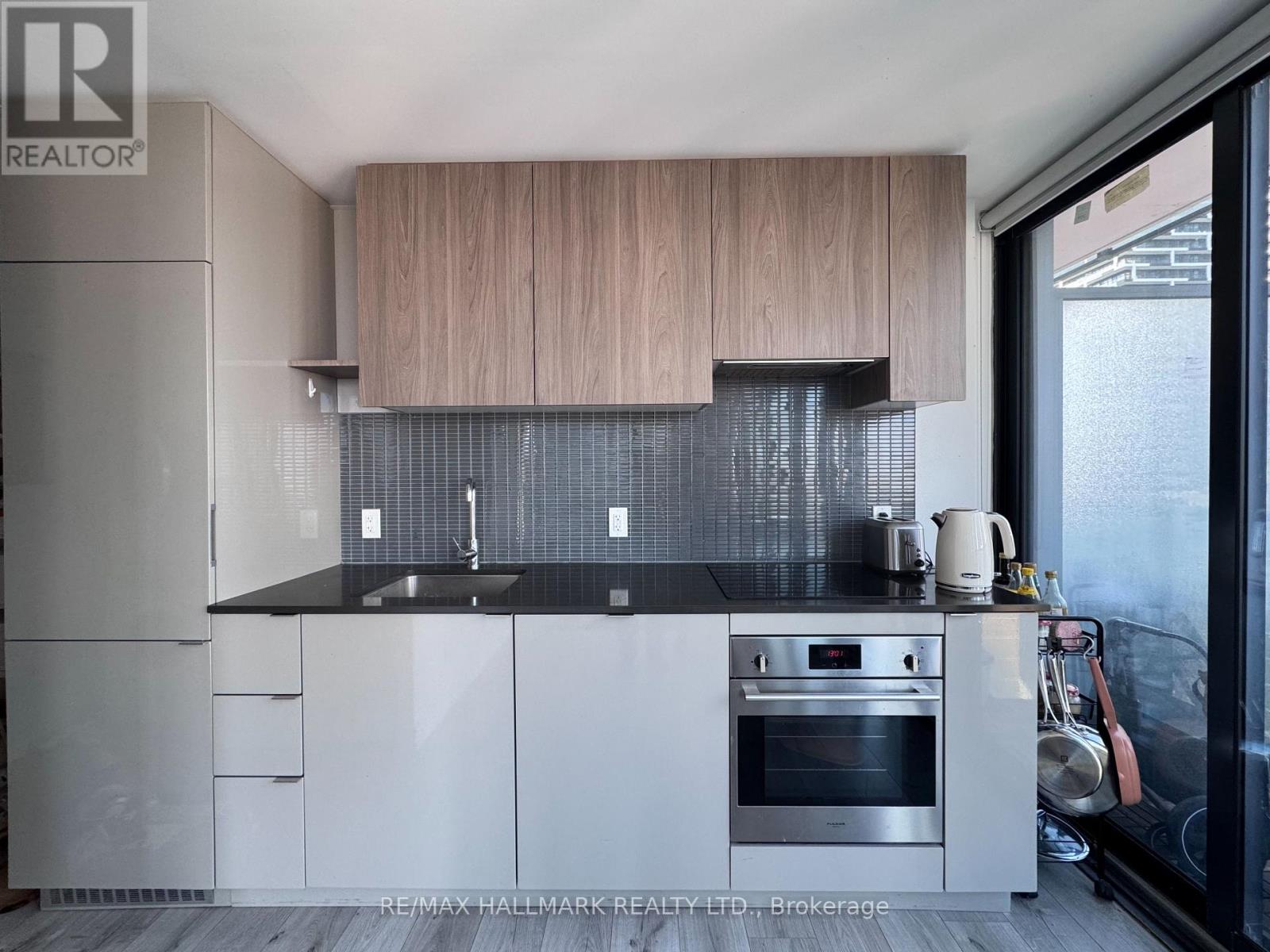 1705 - 161 Roehampton Avenue, Toronto (Mount Pleasant West), Ontario  M4P 0C8 - Photo 2 - C12802088