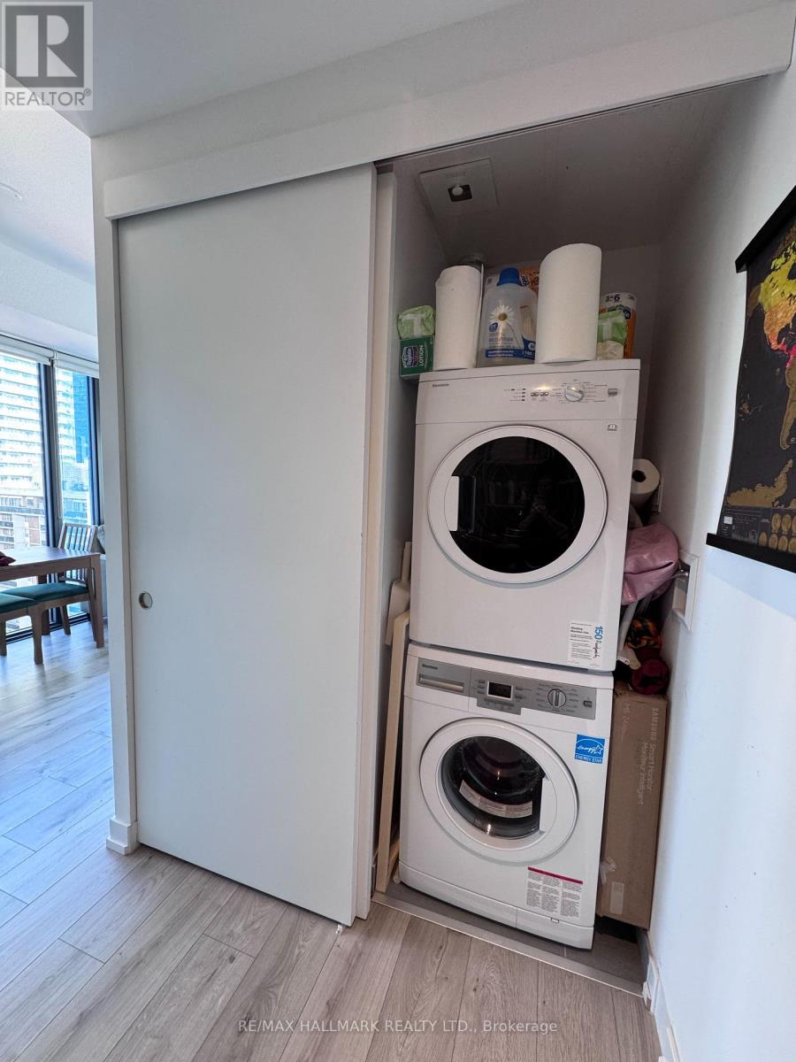 1705 - 161 Roehampton Avenue, Toronto (Mount Pleasant West), Ontario  M4P 0C8 - Photo 9 - C12802088