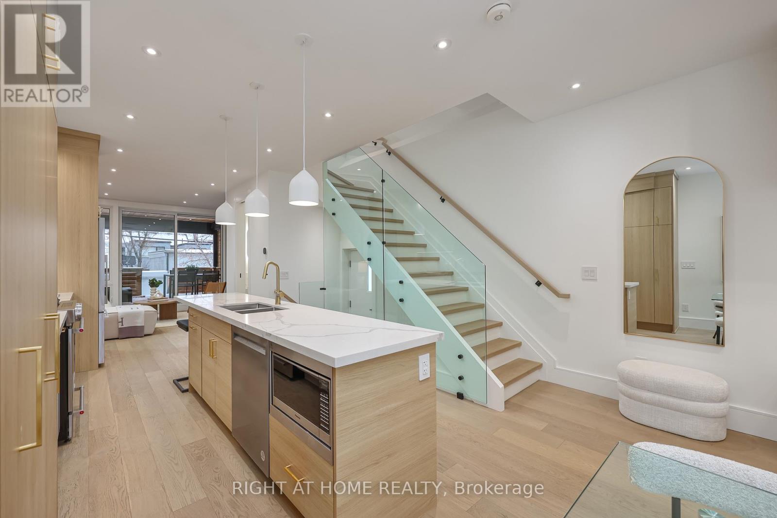 193 Winnett Avenue, Toronto (Humewood-Cedarvale), Ontario  M6C 3L8 - Photo 11 - C12802110