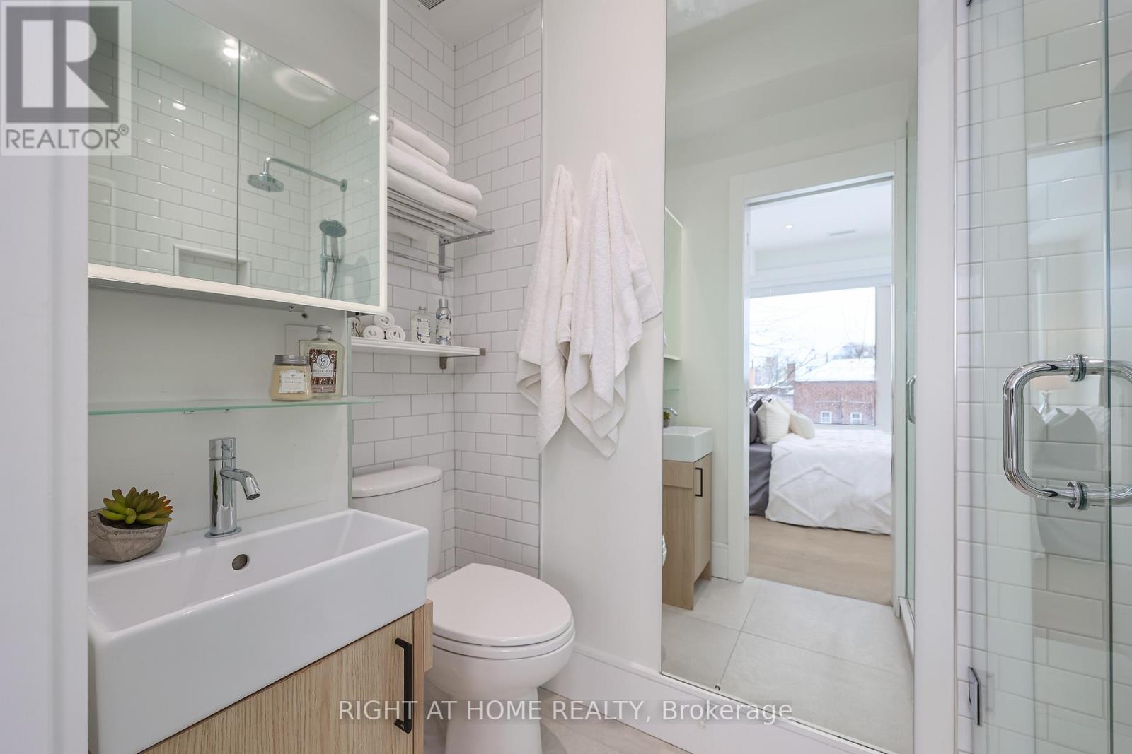 193 Winnett Avenue, Toronto (Humewood-Cedarvale), Ontario  M6C 3L8 - Photo 21 - C12802110