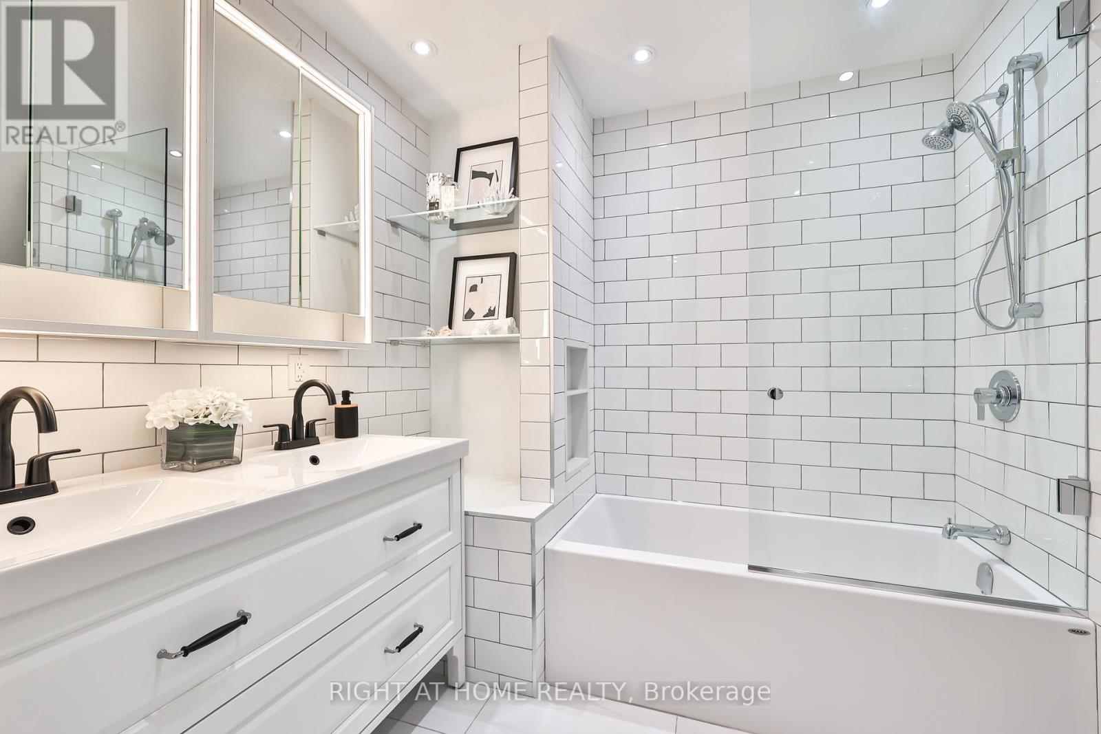 193 Winnett Avenue, Toronto (Humewood-Cedarvale), Ontario  M6C 3L8 - Photo 28 - C12802110