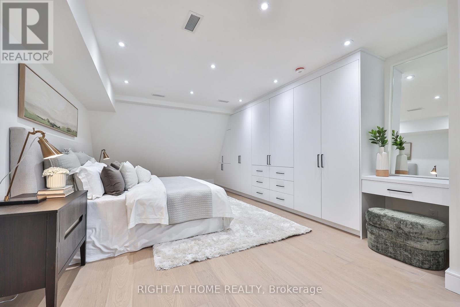 193 Winnett Avenue, Toronto (Humewood-Cedarvale), Ontario  M6C 3L8 - Photo 31 - C12802110