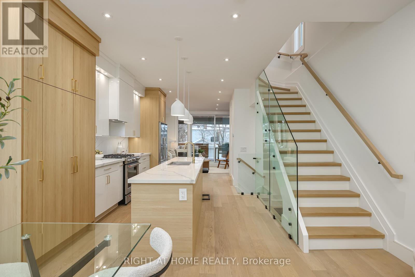 193 Winnett Avenue, Toronto (Humewood-Cedarvale), Ontario  M6C 3L8 - Photo 6 - C12802110